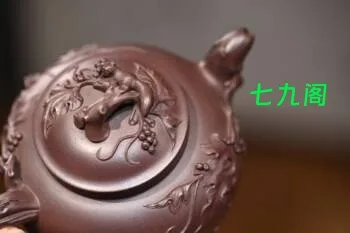 戴骏阳紫砂新品发售【涵鸣松鼠葡萄】 ​原矿紫泥 ​380ml